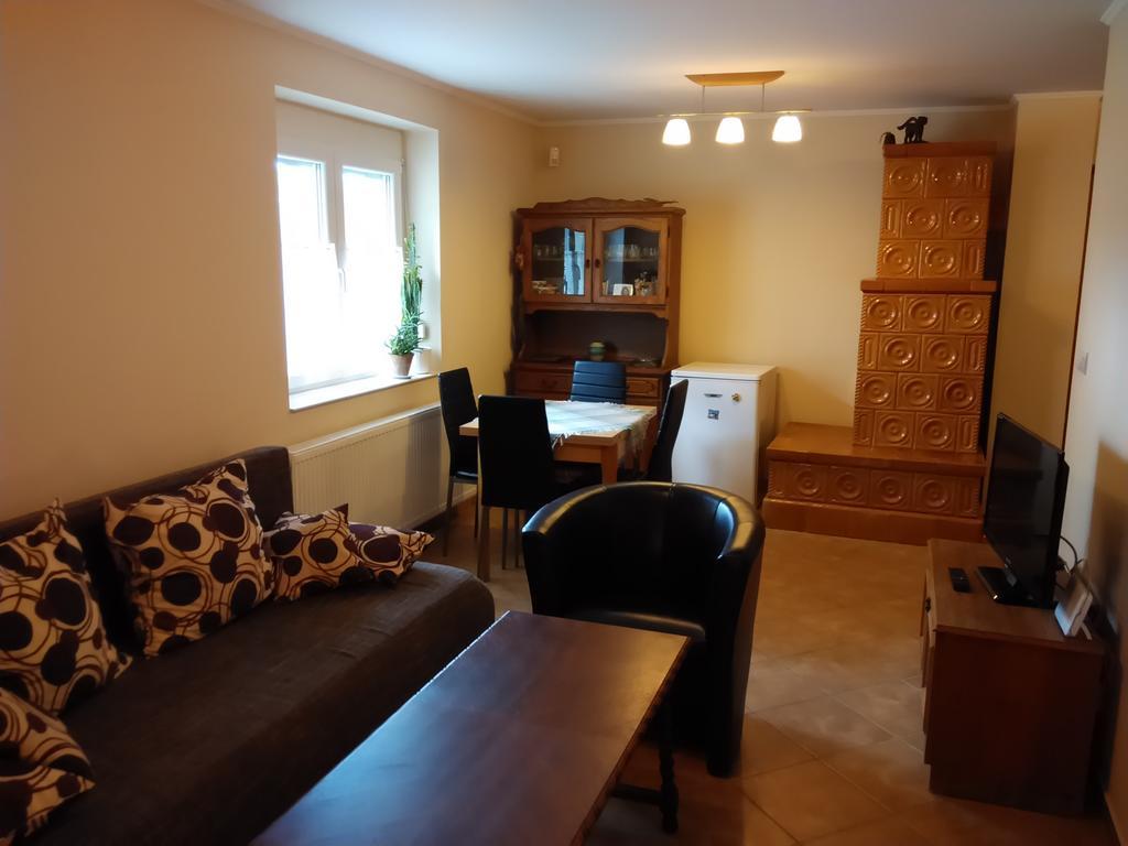 Bloomyapartment 鲍洛通费尼韦什 外观 照片